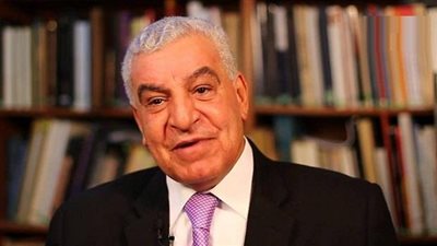 زاهي حواس يلقي عدة محاضرات بالجامعات