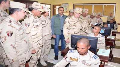 الفريق محمد فريد رئيس أركان حرب القوات المسلحة يتفقد المنظومة التعليمية بمعهد ضباط الصف المعلمين بالقوات المسلحة