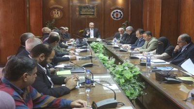 محافظ السويس يعقد اجتماعا باجهزتة التنفيذية لمناقشة عدد من الموضوعات