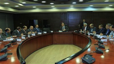 وزير النقل يتابع معدلات تنفيذ كوبري 54 وخطة تطوير هويس المالح بميناء الاسكندرية