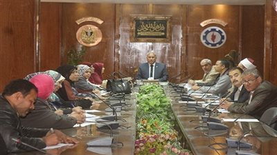 محافظ السويس يلتقي المجلس القومى للأمومة والطفولة