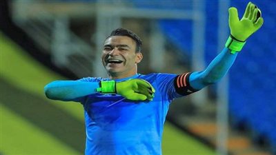 الحضري يدخل تاريخ الدوري السعودي.. بعد هدفه فى الاتفاق