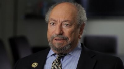 سعد الدين إبراهيم: أمير دولة قطر يبحث عن دور داخل مجلس التعاون الخليجى 