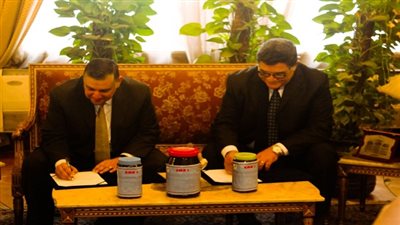 عبد الغفاريتلقى تقريرًا من المركز القـومي للبحوث حول استخدام منتج EMR1 فى زيادة إنتاج الاستزراع السمكي