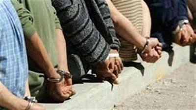 ضبط 5 أشخاص للقيام بإستغلال شقة سكنية كمخزن لتجميع المواد الغذائية غير الصالحة للإستخدام الآدمى