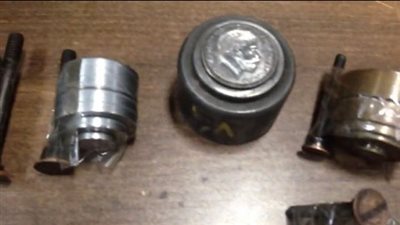 ضبط ورشة تشغيل معادن يقوم بتصنيع عملات من النحاس تشبه في أوصافها الجنيه الدهب بالجمالية