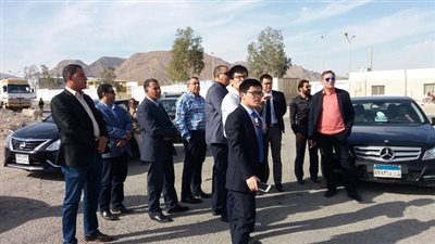 بالصور.. وفد صيني يزور ميناء سفاجا لبدء انشاء محطة متعددة الاغراض