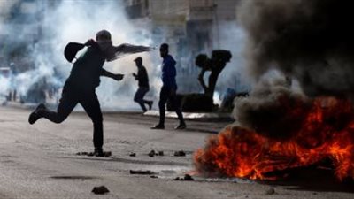 إصابات بالرصاص والغاز خلال مواجهات بين فلسطينيين وقوات الاحتلال