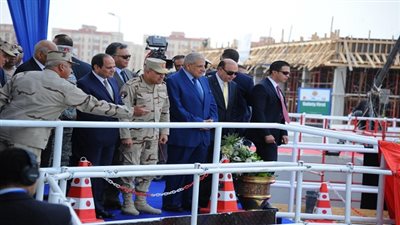 الرئيس السيسى يفتتح بعض المشروعات التنمويه بمنطقة قناة السويس