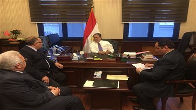 وزير الصحة : تكثيف الخدمات الصحية وقوافل طبية مجانية لأهالى مركز أطفيح