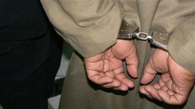 القبض على مزارع بحوزته 3بنادق آلية بقنا