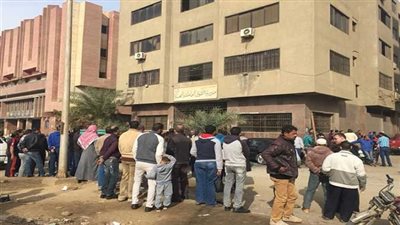 عودة 614 من عمال السيراميك بالسويس الى اعمالهم