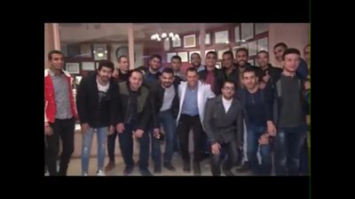 بالفيديو.. حسن راتب واوائل خريجى جامعة سيناء مع محمد صبحى بمسرحية غزل البنات