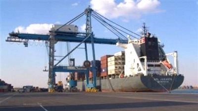 وصول 6 الاف طن دقيق  للسويس قادمة الى الصومال