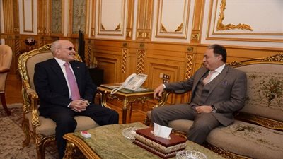 وزيرا الصحة والإنتاج الحربي يتابعان المشاريع القائمة بينهما