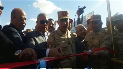 محافظ السويس وقائد الجيش يفتتحان محطة مياة غرب النفق بتكلفة 45 مليون جنيه