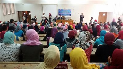 البيئة: شباب آداب حلوان يشاركون في ندوة للتوعية البيئية 