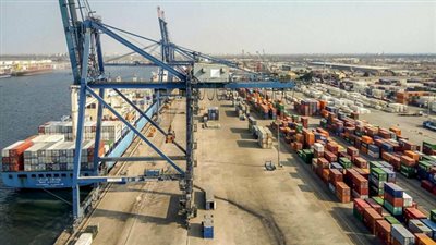 وصول 8500 طن بوتاجاز للسويس ومغادرة 6500 طن كوارتز لسفاجا