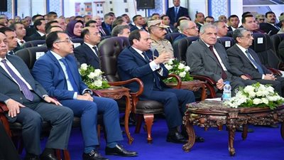 السيسي في إفتتاح عدد من المشروعات التنموية الكبرى بالعاشر من رمضان