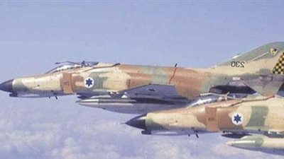 الطيران الإسرائيلي يقصف مواقع عسكرية سورية بالقرب من دمشق