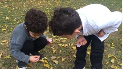 منى زكي تثير الجدل بسبب طفلين.. هل من بينهم ابنها؟