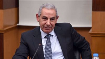 قابيل يتلقى تقريرا شاملاً حول الخطة المستقبلية لتطوير معامل التحاليل والإختبار بمصلحة الكيمياء