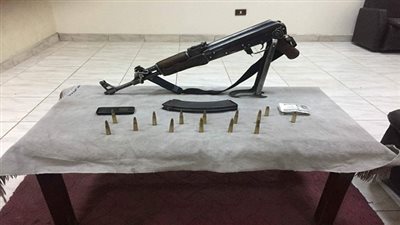 ضبط عاطل بحوزته بندقية الية بقها