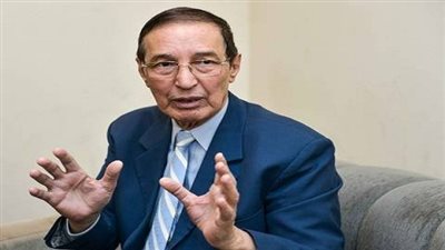 الإعلاميين : تطالب الإعلاميين بالالتزام بدعوة الرئيس بعدم الاساءة للشعب السوداني الشقيق او اي دولة اخري 