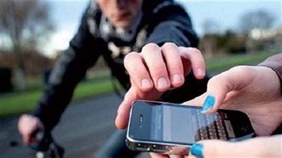 القبض على لص الهواتف المحمولة بالخليفة