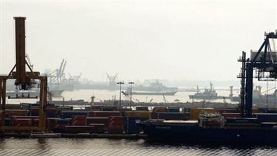 انتظام عمليات الشحن والتفريغ واستمرار إغلاق البوغاز بمينائي الإسكندرية والدخيلة