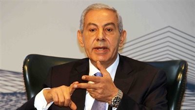 قابيل يستعرض امام الرئيس السيسى اهم مؤشرات التنمية الصناعية في صعيد مصر