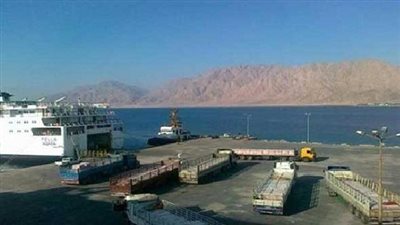 وصول و سفر 814 راكب بميناء سفاجا و تداول 310 شاحنة