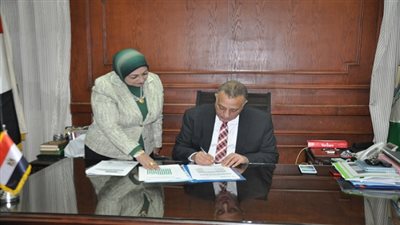 بنسبة نجاح 69,6 % محافظ الجيزة يعتمد نتيجة الفصل الدراسى الأول للشهادة الإعدادية