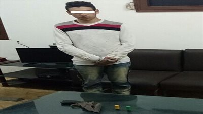 ضبط هارب محكوم عليه فى 3 قضايا سرقة بالإكراه من بينهم حكم بالسجن المؤبد