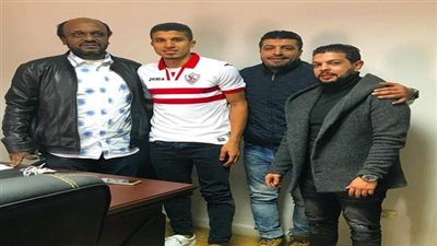محمد عبد الغني يظهر بقميص الزمالك