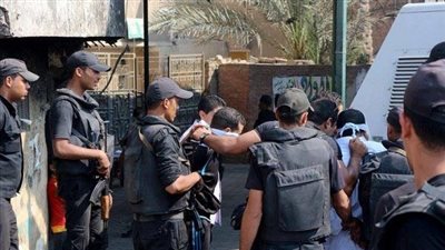 ضبط ثلاث أشخاص هاربين من أحكام قضائية بالقليوبية