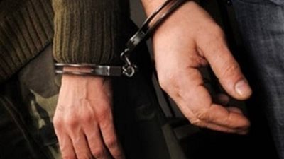 ضبط رقيب قوات مسلحة أثناء إدخاله أقراص مخدرة لأحد المساجين ببنها