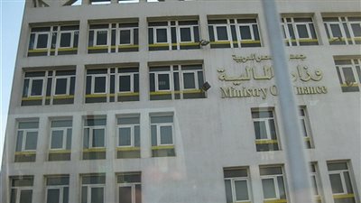 بدء إجراء المسح الطبي للعاملين بوزارة المالية للقضاء على 