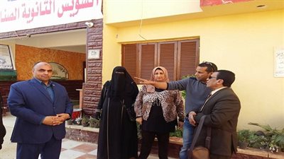 وكيل تعليم السويس يقررصرف مكافأة نصف شهر لـ 