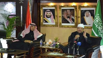 وزير الأوقاف يؤكد: نحن أمة اقرأ وعصر الكتاب الورقي لم يأفل ولن يأفل