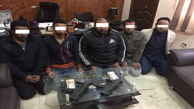 ضبط  تشكيل عصابى تخصص فى إرتكاب وقائع سرقة قائدى السيارات بالإكراه 