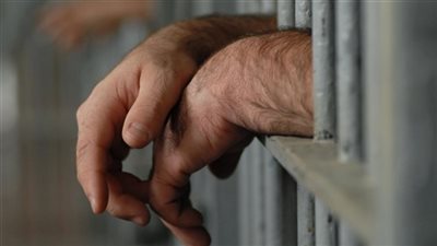 تجديد حبس موظف بـ