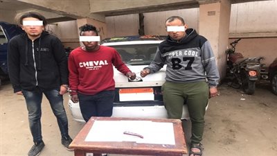 ضبط 3 أشخاص لقيامهم بسرقة سيارة أجرة 