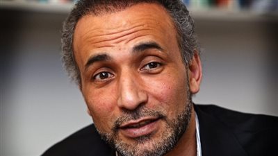 مدعى عام فرنسا يطالب بوضع حفيد حسن البنا قيد الحبس بتهمة الاغتصاب