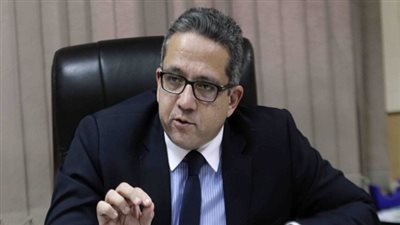 وزير الآثار يكشف تفاصيل جديدة حول اكتشاف الجبانة الغربية بالأهرامات