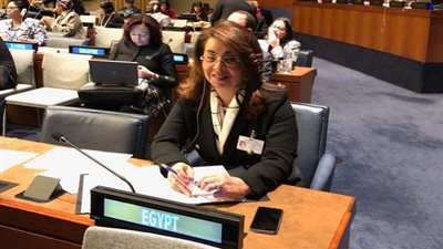 غادة والي تؤكد:النساء والأطفال وكبار السن هم الأشد تأثراً فقرا