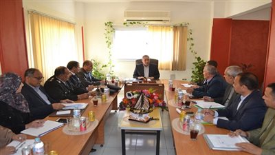 التأكيد على استكمال خطة التطوير باحياء السويس وتدعيم جهاز النظافة