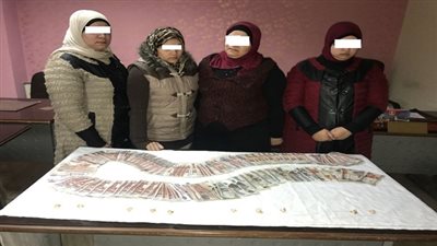 ضبط أربعة سيدات لقيامهن بسرقة محلات المصوغات الذهبية 