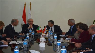 فهمي يلتقي بالسفير الإيطالي ووفد من الشركات الايطالية لبحث التعاون في مجالات المخلفات والطاقة والتنوع البيولوجي