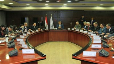 عرفات يبحث امكانية التعاون المشترك في مجالات النقل مع وفد الجمعية الصينية الدولية للمقاولات